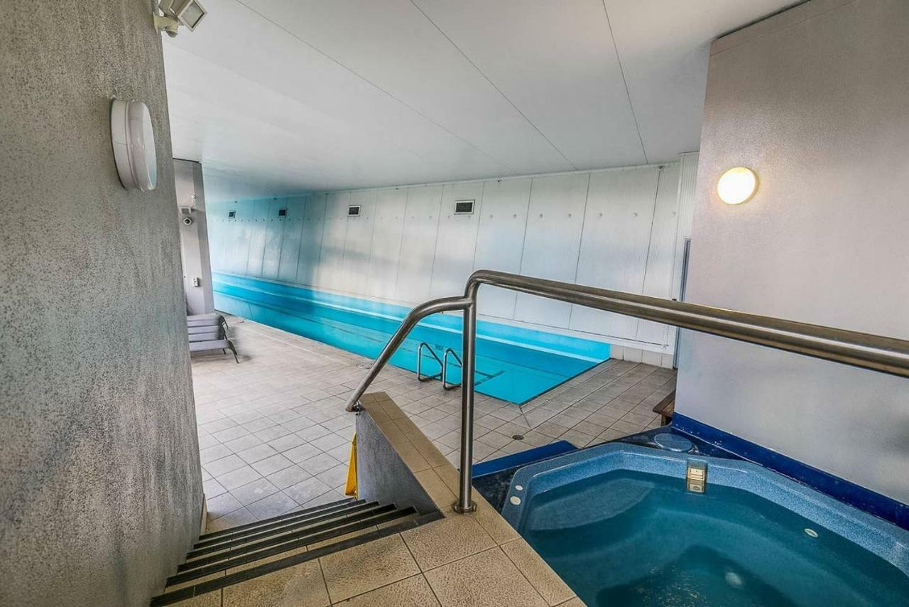 One Bedroom Apartment - Pool, Gym & Tennis Courts! Auckland Kültér fotó